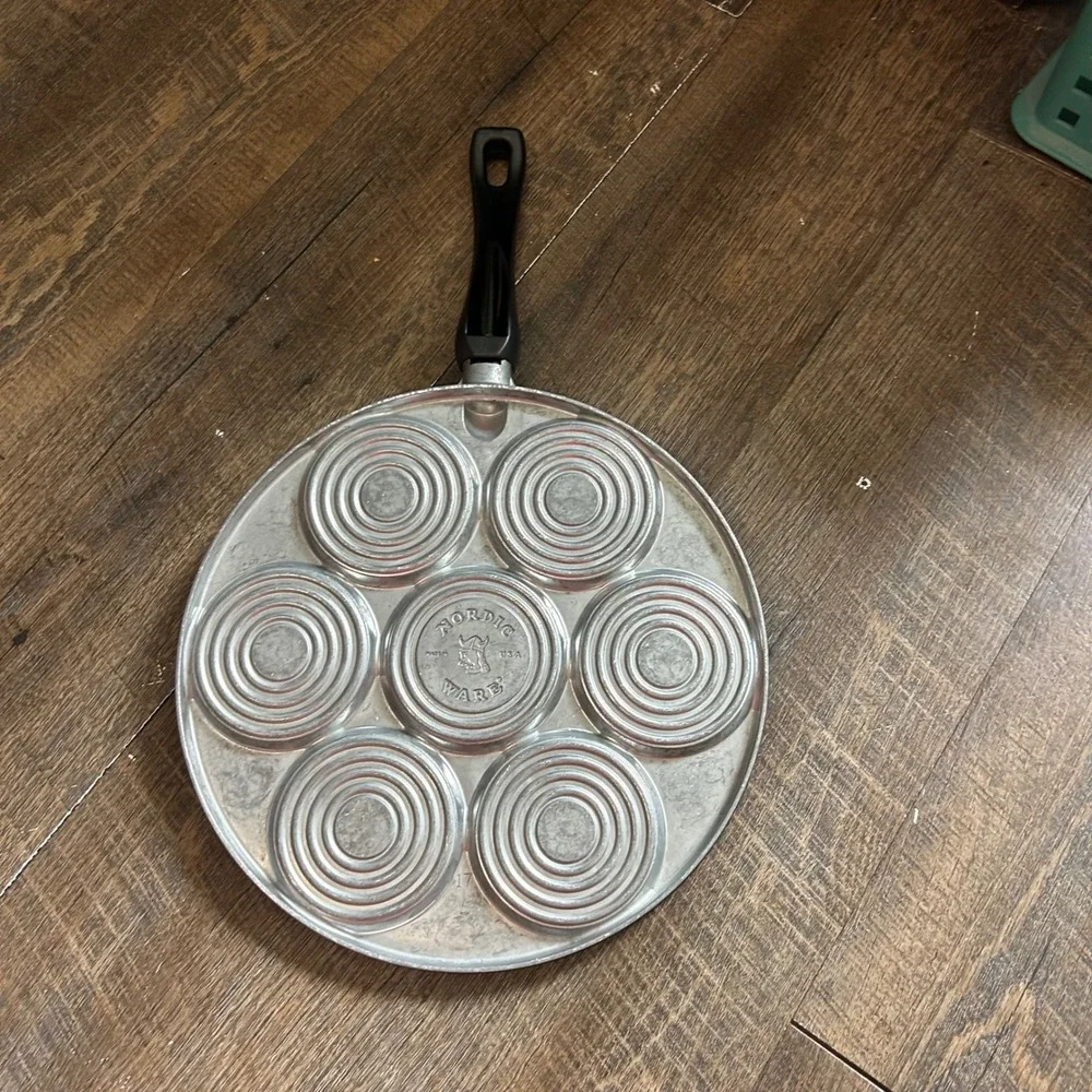 Nordic Ware Zoo Friends Pancake Pan 7 Animal Molds Non-Stick Cast Aluminum USA